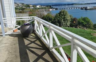 24 Bates Street, Riverton