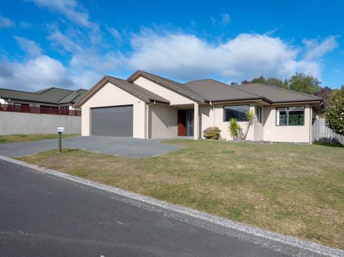 4 Owhatiura Drive, Lynmore