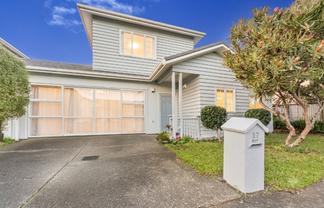 17 Albizia Avenue, Henderson