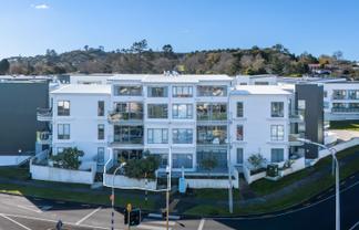 GJ/136 Stancombe Road, Flat Bush
