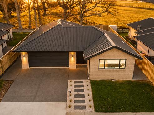 27 Crossley Avenue, Woodend