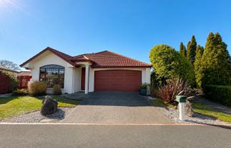17 Magnolia Place, Richmond