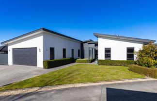 28 Windsor Close, Springlands