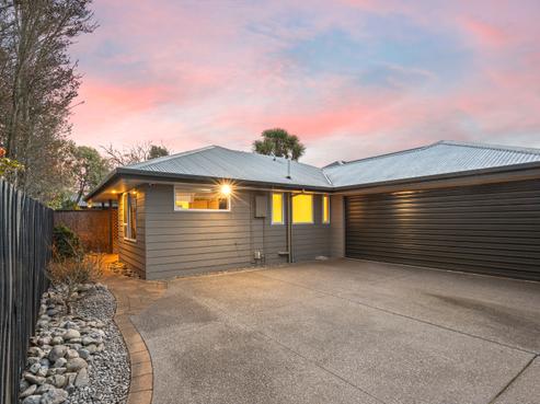 135A Geraldine Street, Edgeware