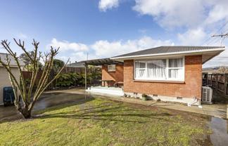90 Frensham Crescent, Woolston
