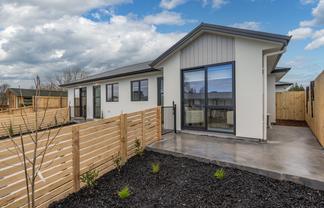 2/26 Bernard Street, Chedworth