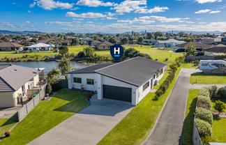 9 Kamahi Place, One Tree Point