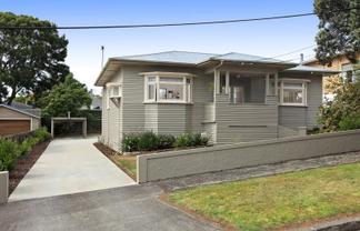 48 Princes Avenue, Three Kings