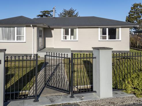 7 Solway Crescent, Solway