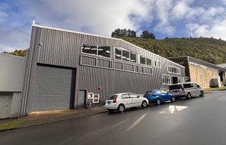 Premium Refurbished warehouse office combo