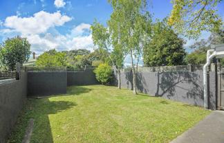 2/2 Mountain View Road, Western Springs