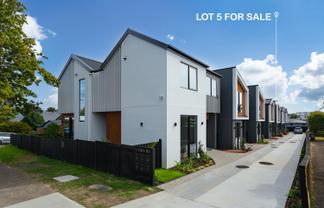 5/7 Alma Road, Milford