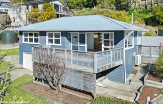 30 Poynters Crescent, Stepneyville