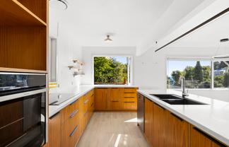 30 Poynters Crescent, Stepneyville