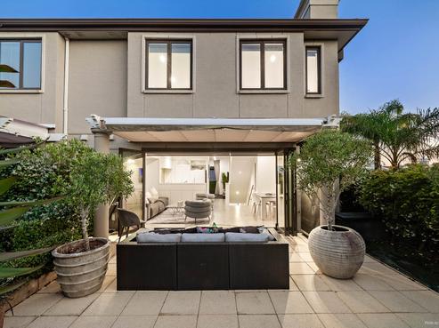 96 Naples Way, Albany Heights