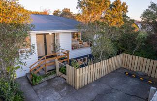 21B Colchester Crescent, Newlands