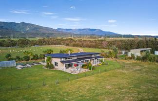 571 Fairdown Road, Westport