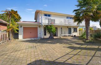 68b Robinson Avenue, Holdens Bay