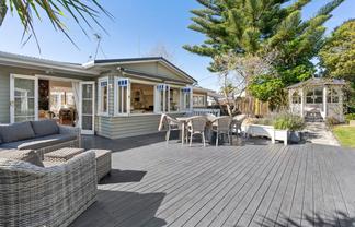 24 Lyons Avenue, Murrays Bay