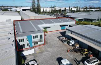 Premium clear span warehouse with 5T gantry