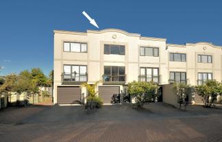 8b/168 Mokoia Road, Birkenhead