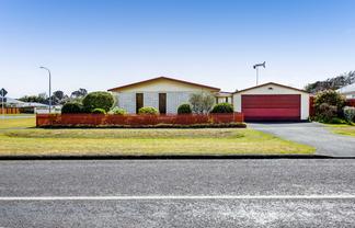 124 Hamlet , Stratford
