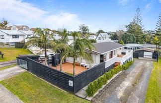 8 Dobell Road, Stanmore Bay