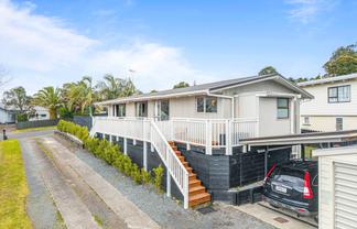 8 Dobell Road, Stanmore Bay