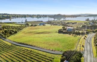 71 Bronte Road East, Tasman