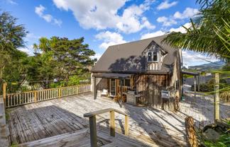 37 Main Road, Raglan