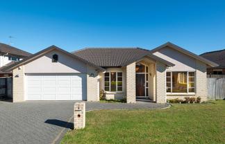6 Banshire Close, Flat Bush
