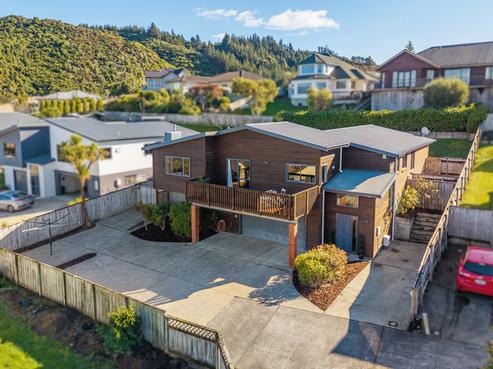 16 Birkinshaw Grove, Riverstone Terraces