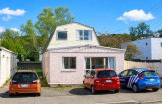 8 Ethel McMillan Place, North Dunedin