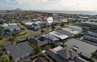 37 Coast Boulevard, Papamoa
