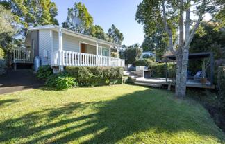 82 Kauri Point Road, Laingholm