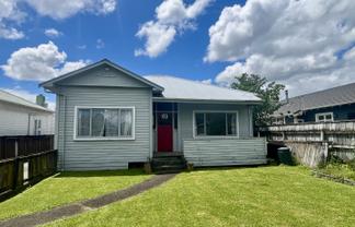 23 Worcester Street, West End