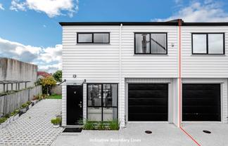 12/60 Kelman Road, Kelston