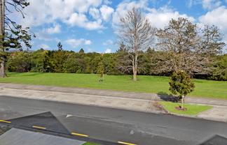 17 Paretaiuru Crescent, Papakura