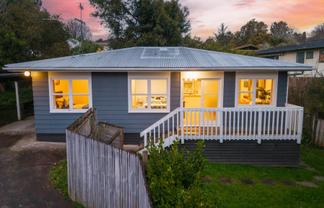 25a Hewlett Road, Massey