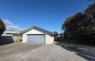 318 Te Moana Road, Waikanae