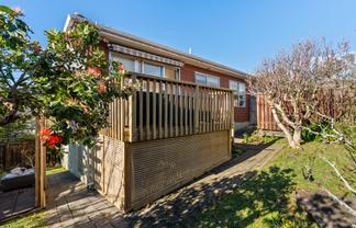 2 McKeefry Grove, Tawa