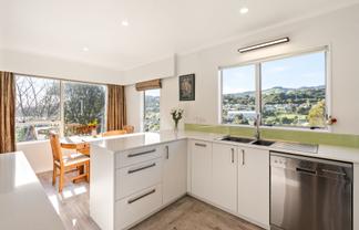 2 McKeefry Grove, Tawa
