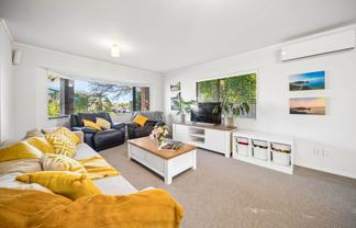 1/59 Youngs Road, Papakura