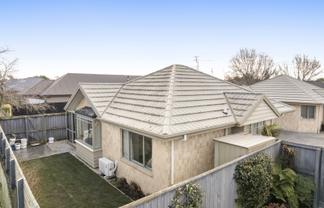 22A Bayliss Close, Northwood