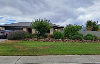 6 Elizabeth Place, Clyde