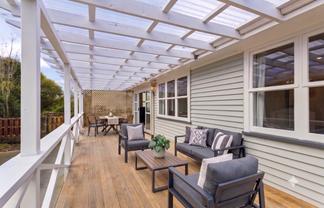 526 West Coast Road, Oratia