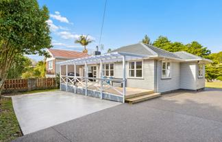 526 West Coast Road, Oratia