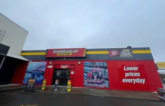 High Profile Prime Retail Space, Ample Car Parking