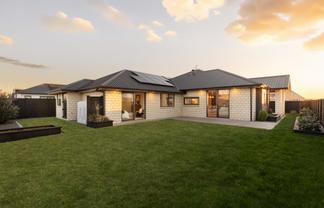 32 Hugo Shaw Drive, Cambridge
