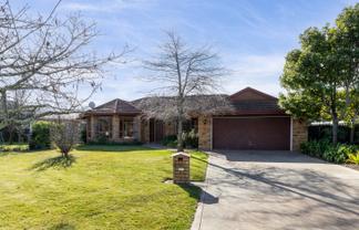 16 Knightsbridge Place, Taradale
